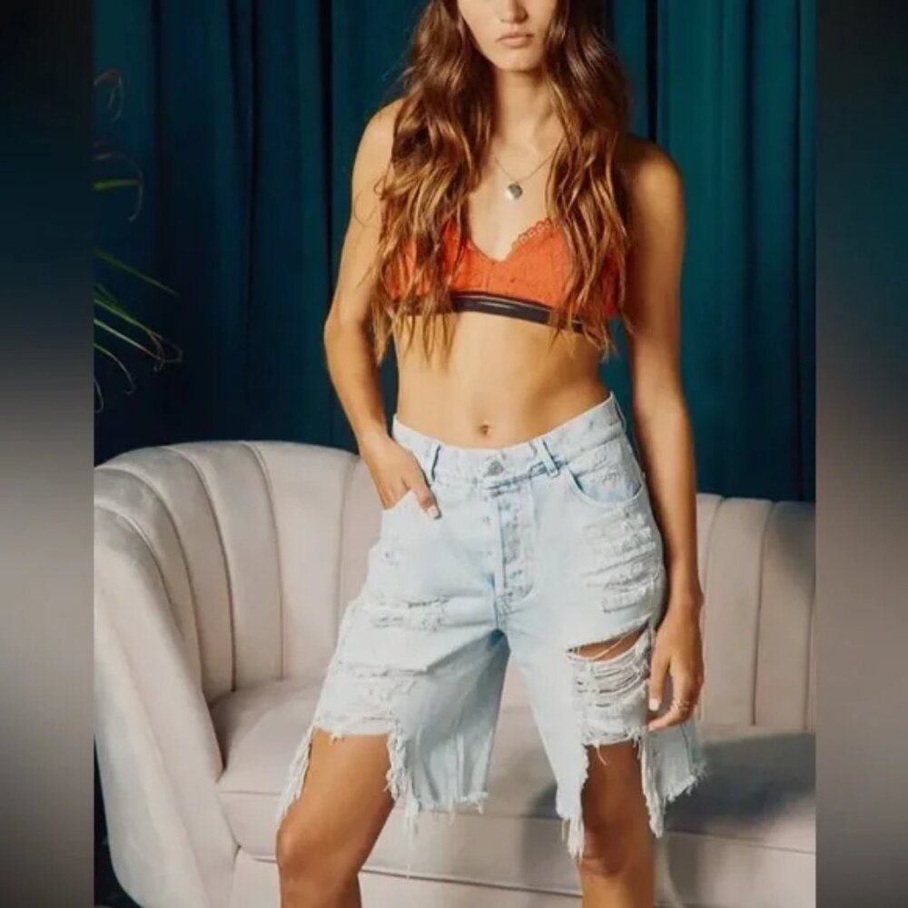 NWT Jean Shorts Distressed size S